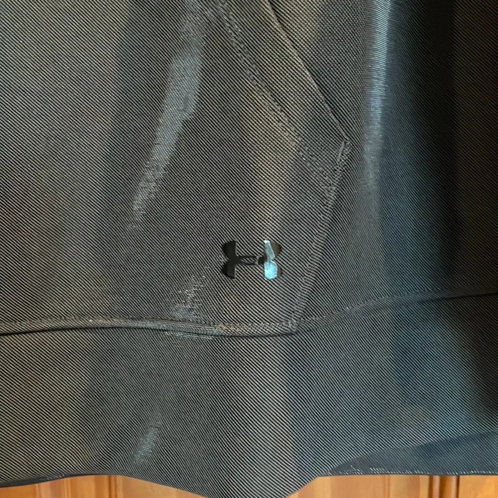 UA Metallic sweatshirt-Size medium - Picture 3 of 4